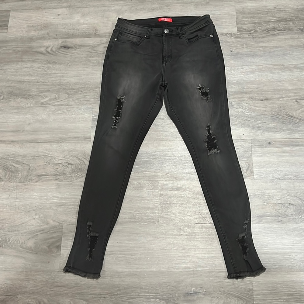 Black stonewash distress jeans
